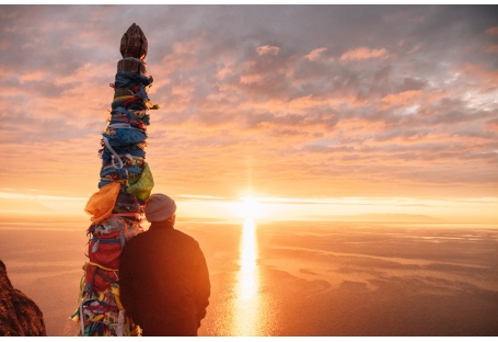 Meeting the dawn on Khoboy/Uzury