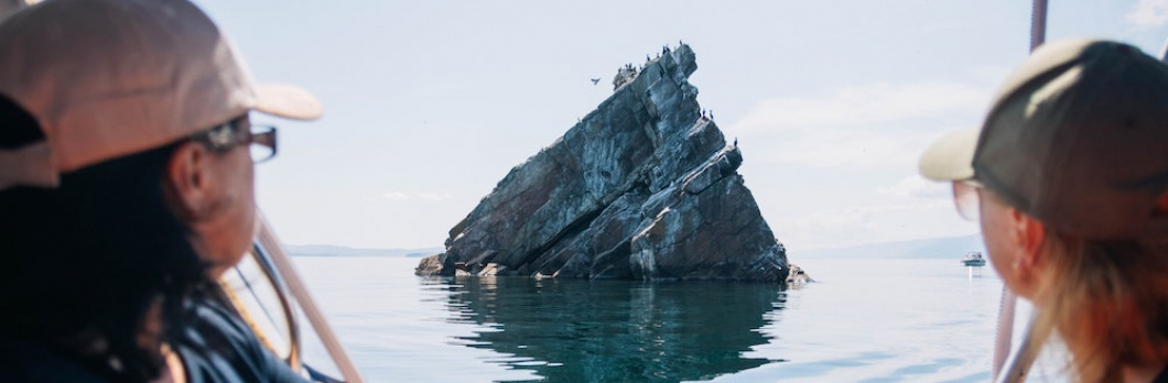 Водная экскурсия на Остров Огой и святые источники Сурхайты.